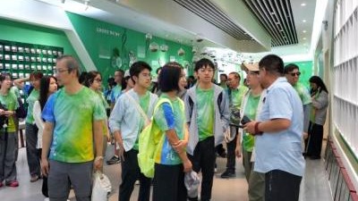參觀沙旱生灌木種質資源中心
